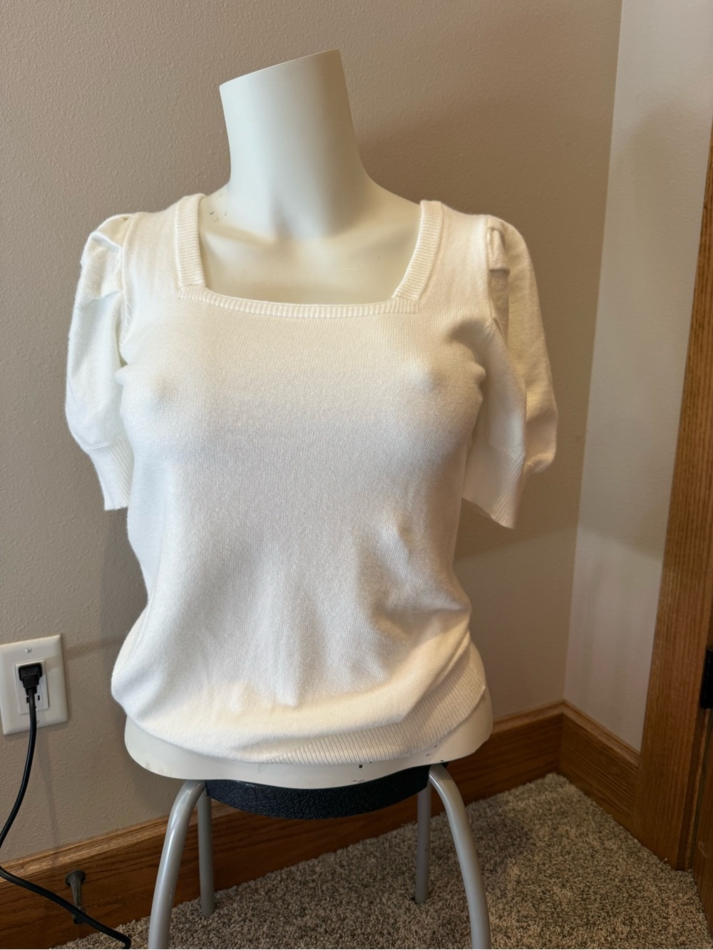 Classic Women's Square Neck Short Sleeve Top - White